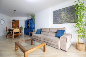 RUT23 - Quadra Mar, 4 Dorm, Sacada, TV's Smart
